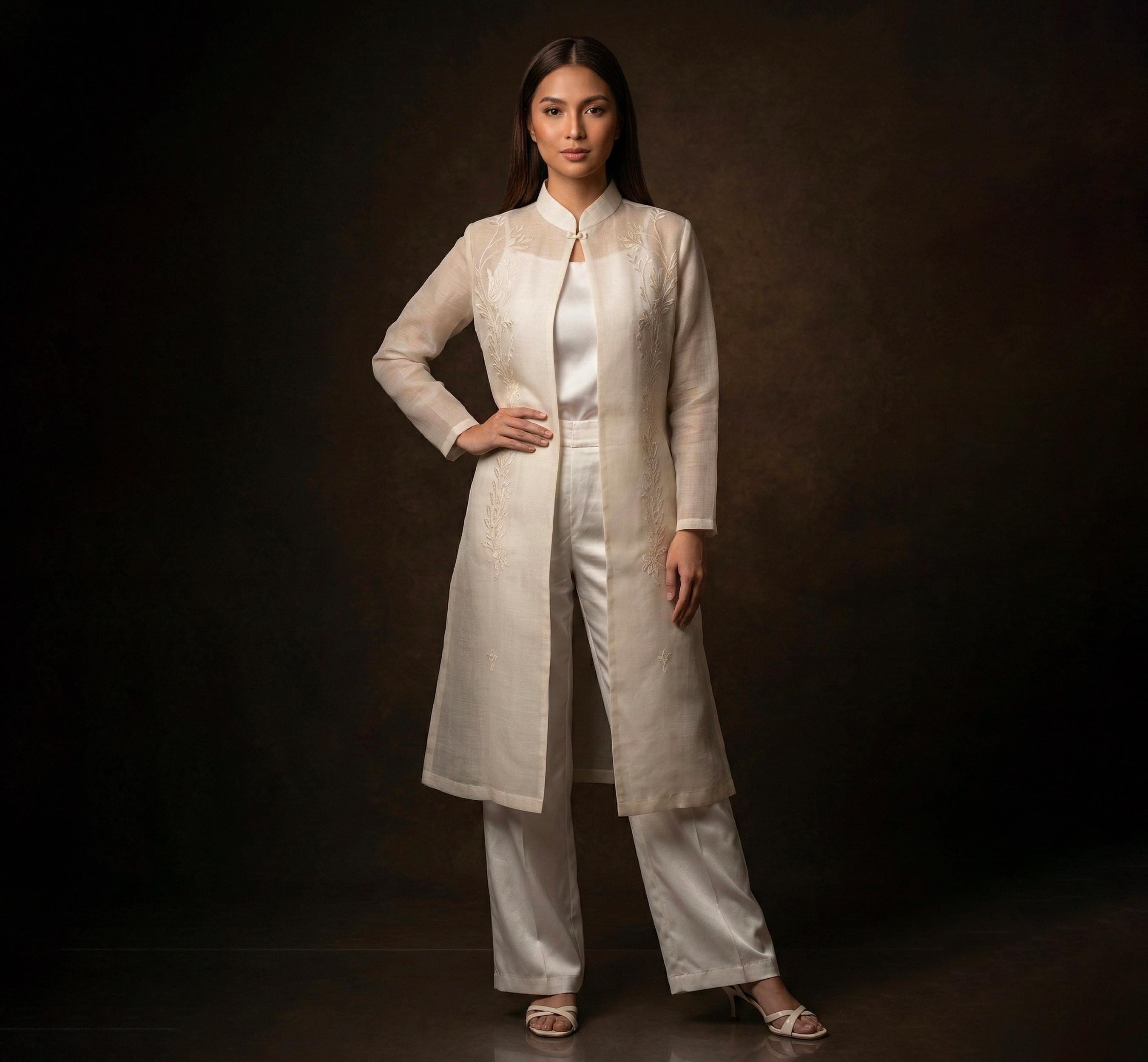 Manteau De Jour En Soie Bourguignonne – Taille 14/16 – Occasion