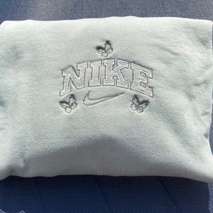 nike crewneck womens