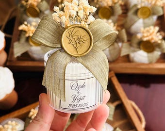 Luxury Wedding Candle Favors: Elegant Floral Guest Gift