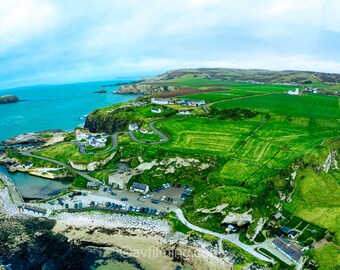 Foto del dron de Ballintoy Harbour Cliff Road