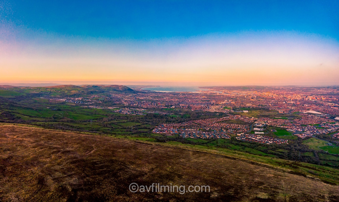 Divis &Black Mountain Sunset sobre Belfast Etsy España