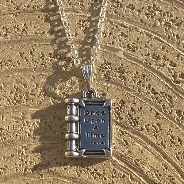 Pendentif 'Once Upon A Time' (Il était Une Fois) En Acier Inoxydable — Neuf Avec Son étui