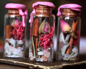 Amour de soi - pot de sorcière - spell jar - amulette - talisman - protection autel ou maison - sorcière - plantes sel et cristaux