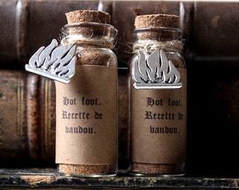 Hot foot, voodoo powder to neutralize an enemy - traditional hoodoo magic goofer - altar - protection against harmful influences