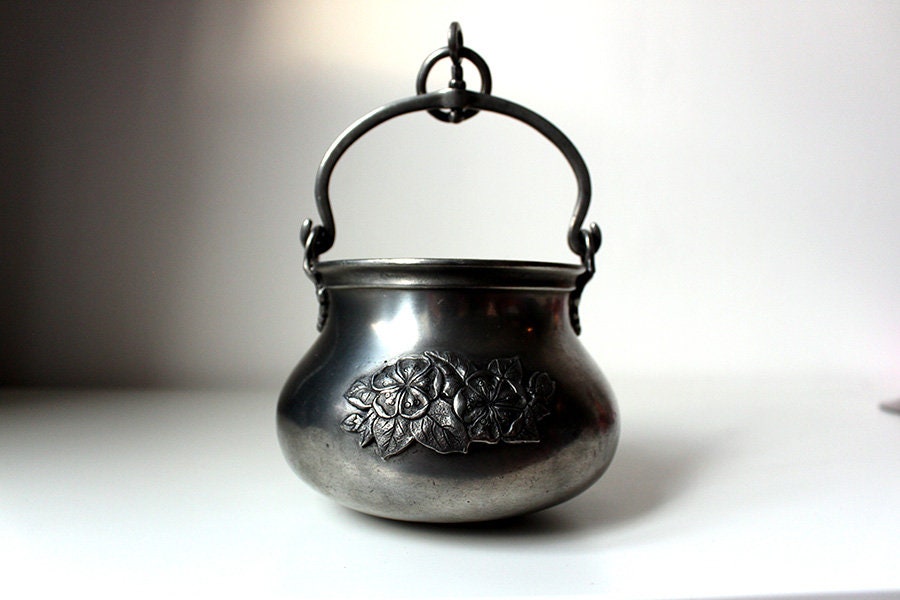 Chaudron 46 - Étain Massif Vintage Français 1960 Art Nouveau- Antiquités Cabinet de Curiosités Autel