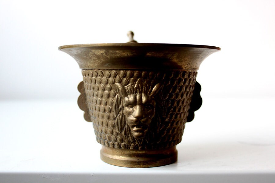 Grand Mortier Pilon d'apothicaire avec Lion Ancien en Bronze - Antiquité Vintage Français Années 196
