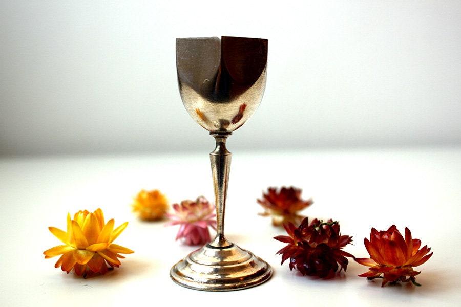 Petit Gobelet d'autel Ancien en Laiton - Calice Antiquité Vintage Français 1980 Autel Rituels Plante