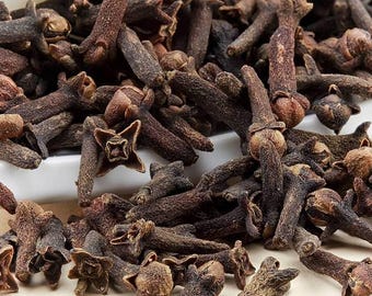 x13 cloves, magic ingredient, purification, protection, money, repels evil, positive energy, witch, altar, wicca