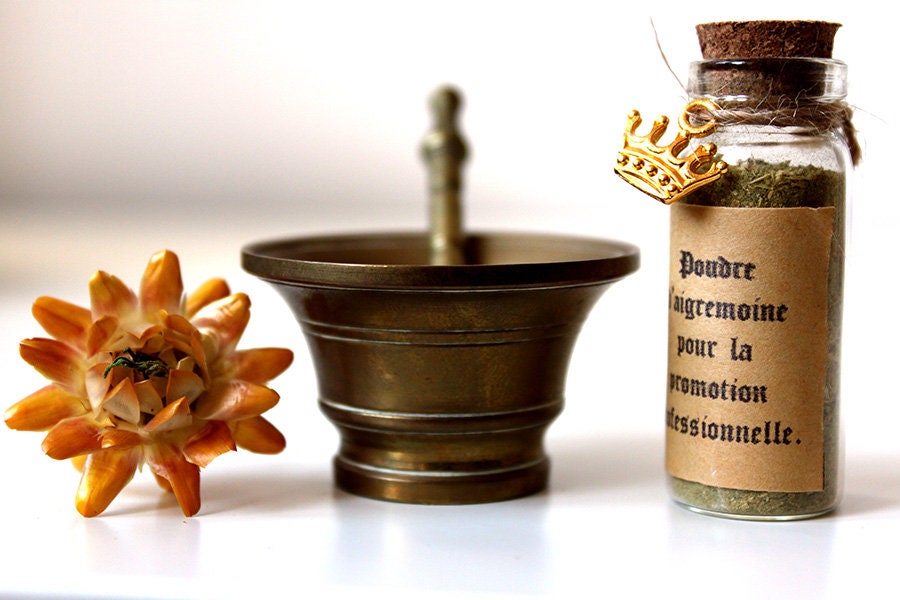Poudre d'aigremoine Pour La Promotion Professionnelle - Poudre Magique Rituelle Traditionnelle Ascen