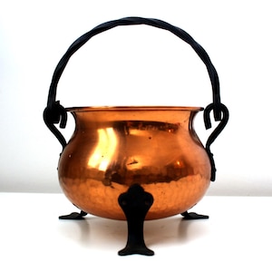 Kessel 186 – gehämmertes Kupfer-Schmiedeeisen – Vintage Französisch 1960 – Antiquitäten – Kuriositätenkabinett – Altar – Hexe – Topf – Wicca