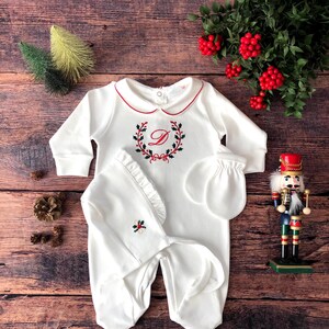 Conjunto de 3 piezas con la letra "D" para bebé / Mono, manoplas y gorro / Body navideño / Bebé de diciembre / Anuncio de bebé navideño