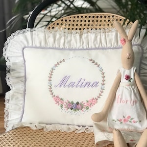 Cuscino personalizzato con ortensia ricamato a mano / Cuscino personalizzato / Cuscino con nomi / Regalo personalizzato per neonata / Cuscino per la cameretta dei bambini
