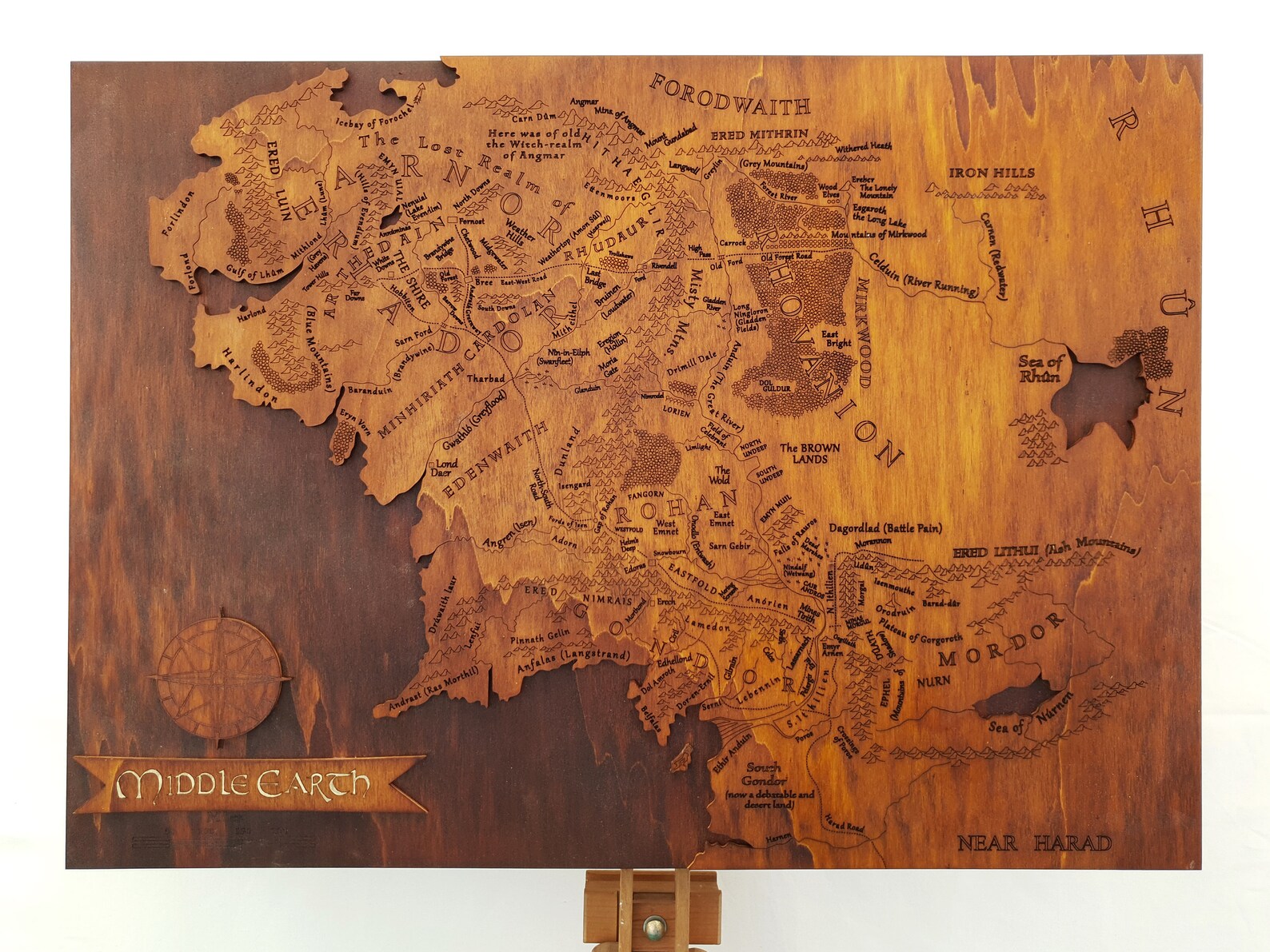 Mapa de madera del Señor de los Anillos de la Tierra Media