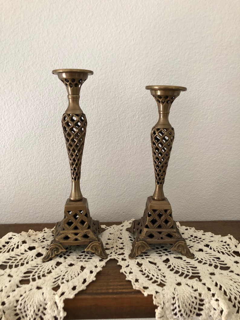 Vintage Set of 2 Brass Candlesticks.