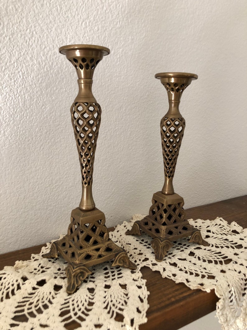 Vintage Set of 2 Brass Candlesticks.