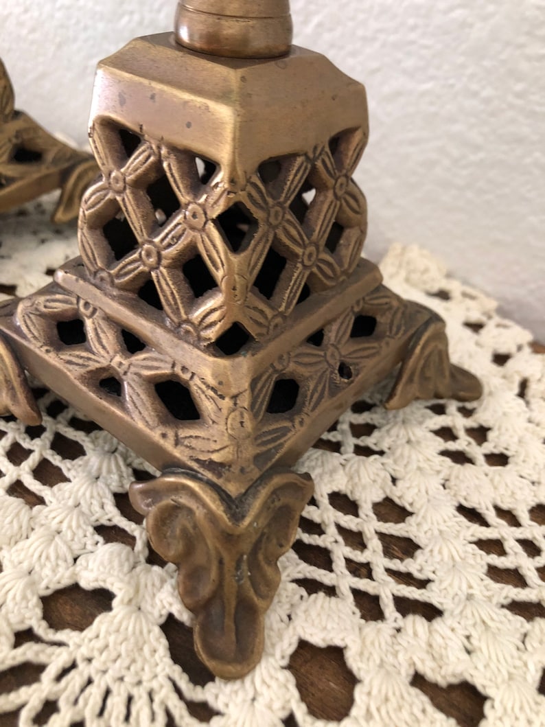 Vintage Set of 2 Brass Candlesticks.