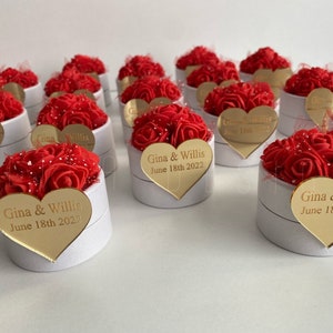 White round boxes with personalized heart shape acrylic mirror,customized box favors for wedding,carton box with red flowers,bridal shower