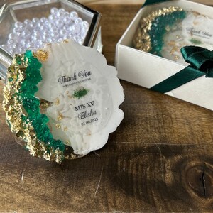 Emerald Green Epoxy Magnet: Quinceañera Sweet 16 Wedding Favor