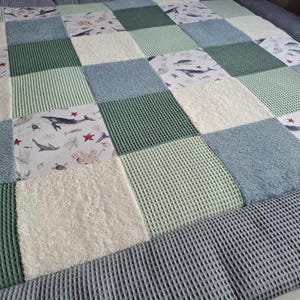 Krabbeldecke Wale Pachworkdecke Babydecke graublau