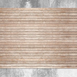 Może przedstawiać: Zbliżenie na zużyty panel drewniany z poziomym wzorem słojów. Drewno jest jasnobrązowe z lekko szarawym wyglądem.