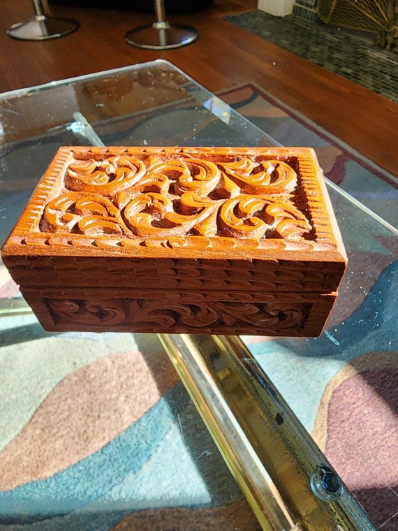 Vintage hand carved lidded - Gem Vintage hand carved lidded - Gem