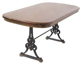 Cast iron English Outside Table Victorian in black and Wood