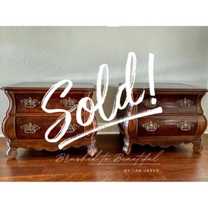 SOLD- Pair of 1980s Vintage Henredon Louis XV Style Burled Wood Nightstands