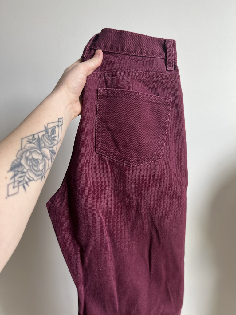 Red shop baggy pants
