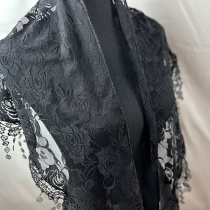 Elegante NEGRO Rosa Velo Católico Velo Capilla Vintage Sheer Lace Shawl Boda Borlas Velo de encaje Cabeza Bufanda Cubierta de la cabeza Velo de encaje con flecos imagen 3