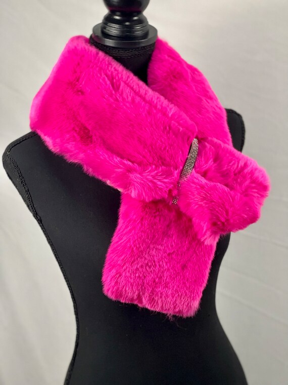 Hot pink faux store fur scarf