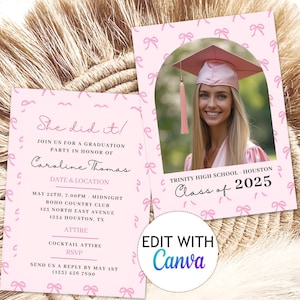 Modèle d'invitation coquette rose pour la promotion 2025 Elle l'a fait Elle l'a fait Carte de faire-part pour un diplômé universitaire senior