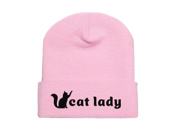 Cat Lady - geborduurde wintermuts, lichtroze muts