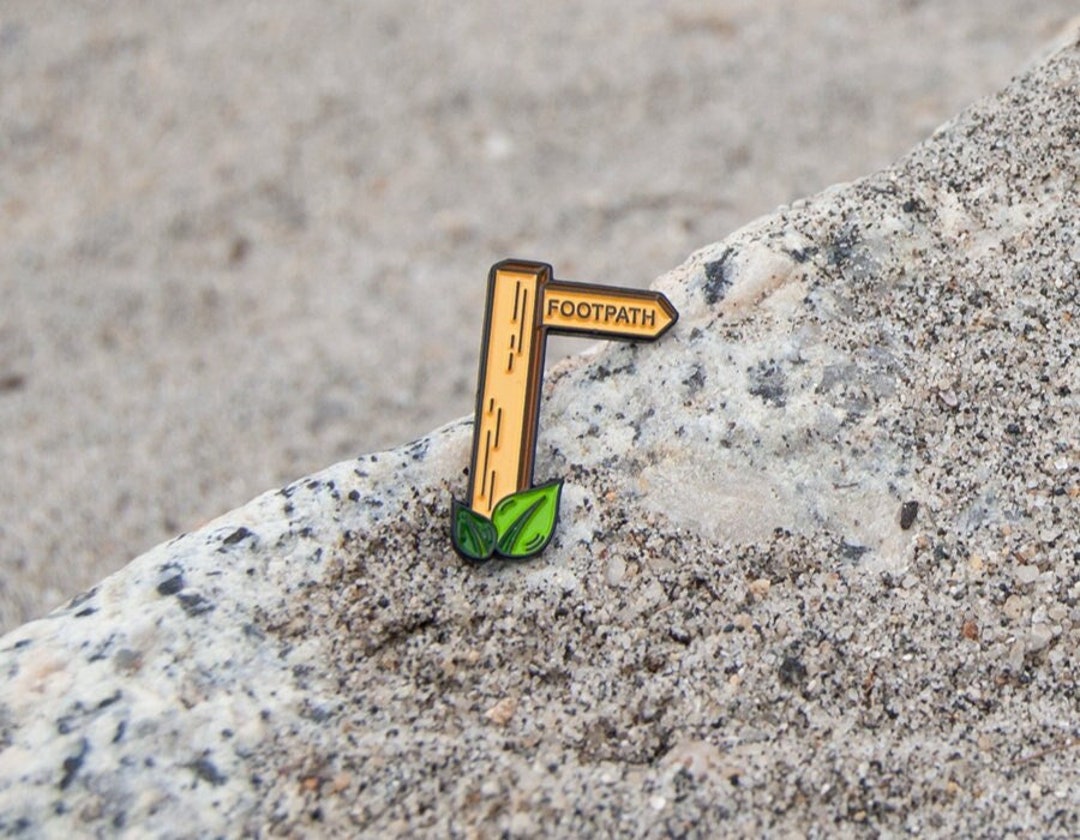 Footpath hiking enamel pin badge