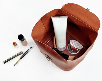 Leder Kulturtasche, personalisierte Leder Kulturtasche, Brautjungfer Kosmetiktasche, Geburtstagsgeschenke für Frau