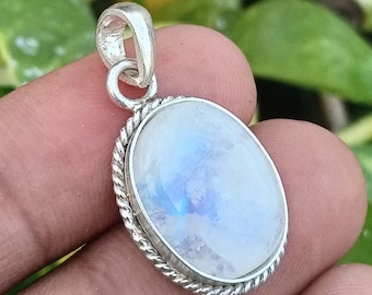 Natural Rainbow Moonstone Pendant 925 Sterling Silver Bezel Setting Pendant Jewelry For Her