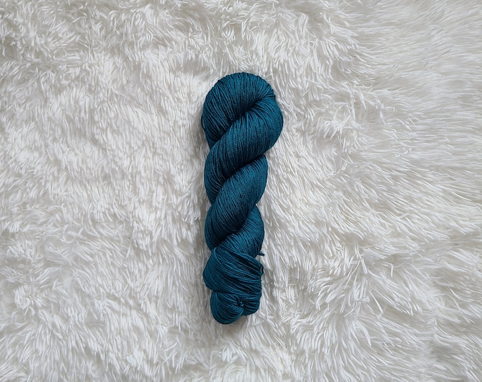 Shake Your Teal Feather - Classic Fingering Base - 100% Superwash Merino Wool Yarn