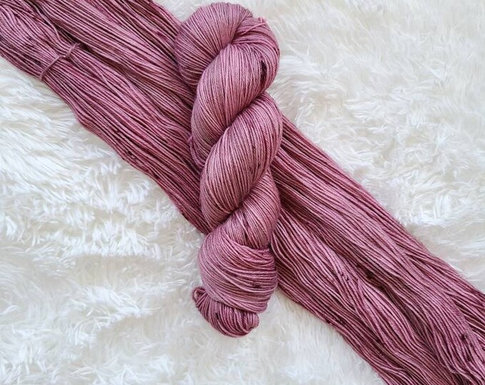 Specked Antique Rose - Fingering Weight - Superwash Merino/Nylon Sock Yarn