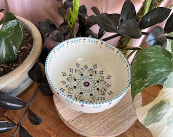 Bol de cerámica pintado a mano, mandala azul y morado