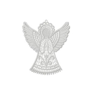 Può includere: Ciondolo angelo in pizzo bianco con dettagli intricati. L'angelo ha ali, un'aureola e un abito fluido.
