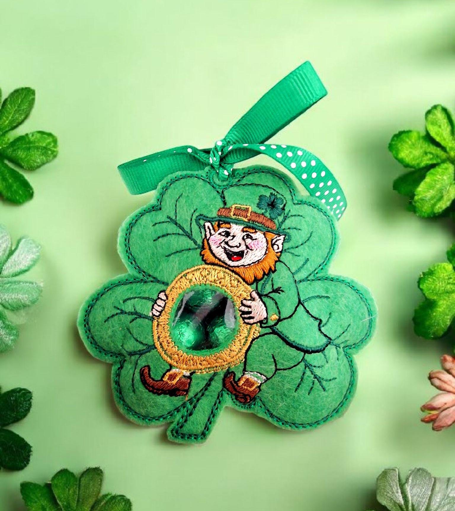 Ciondolo Irlandese Leprechaun In Argento Sterling 925 Con Trifoglio Verde - Catena 45,7 Cm Inclusa - Gioiello Celtico In Scatola Regalo