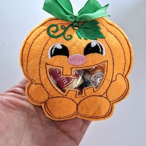 Zucca spettrale - Borsa da dolcetto - Design ricamo macchina. Porta dolcetti di Halloween nel cerchio. Disegno di ricamo a macchina 8 dimensioni