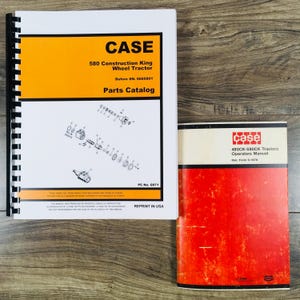 Può includere: Due manuali di trattori Case. Il primo è un catalogo di ricambi per un trattore a ruote 580 Construction King, con uno schema di un sistema idraulico. Il secondo è un manuale dell'operatore per i trattori 480CK-580CK.