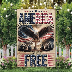 Bandiera da giardino Land of the Free 12x18, design a sublimazione, download immediato, bandiera da giardino patriottica in formato PNG, modello di bandiera del 4 luglio, bandiera degli Stati Uniti