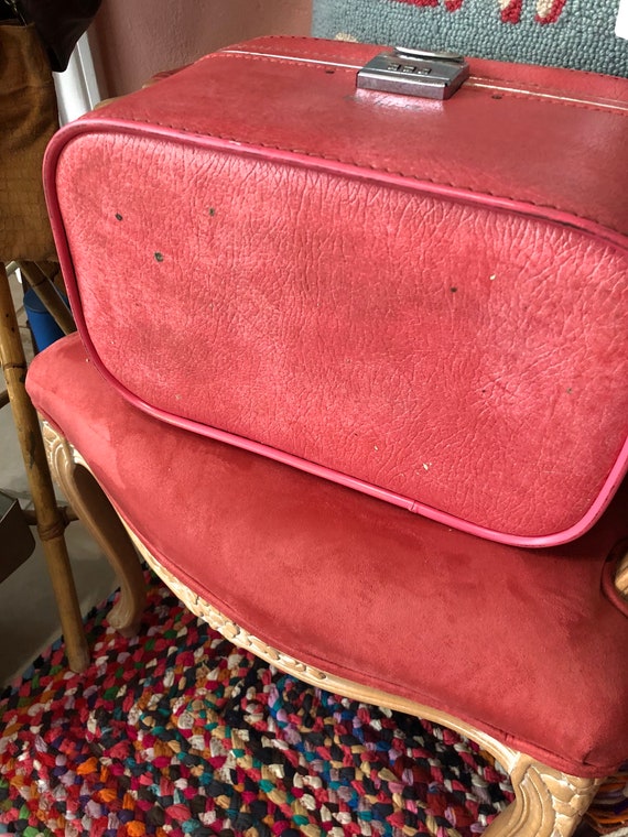Vintage PINK Train Case Gem