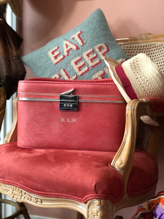 Vintage PINK Train Case Gem
