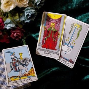 Tarot Reading – Past – Present – Near Future (3 cards) /  Lectura de Tarot - Pasado – Presente – Futuro Cercano (3 Cartas)