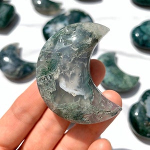 Moss Agate Crescent Moon, Moss Agate Moon, Carved Moon Crystal, Tree Agate Moon, Crystal Moon Carving