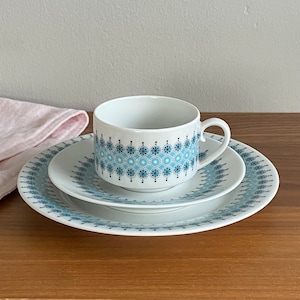 Arabia Finland LOUHI coffee cup, saucer & cake plate