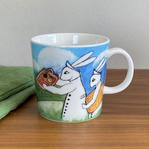 RARE! Arabia Finland PUPUMUKI Hoituripuput (Bunny mug, Nurse bunnies)