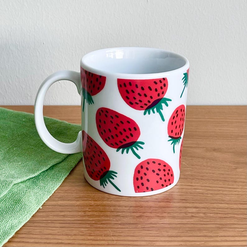 Marimekko Finland MANSIKKA D-handle mug - Thumbnail 5